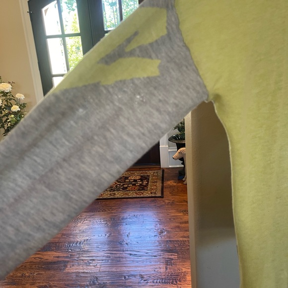 Lisa Todd sweater - Picture 4 of 7